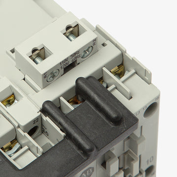 Allen Bradley 104-C16D22 Contactor - view 3