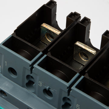 Siemens 3VA5220-5ED31-0AA0 - 200A 3 Pole Molded Case Circuit Breaker - view 3
