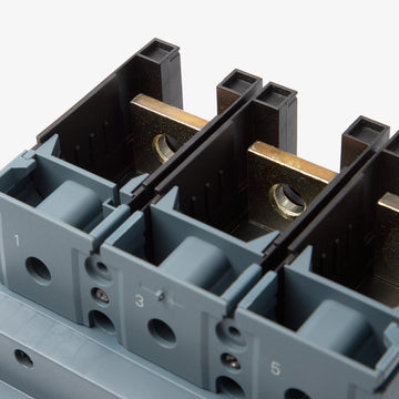 Siemens 3VA5450-6EC31-0AA0 - 500A 3 Pole Molded Case Circuit Breaker - view 3