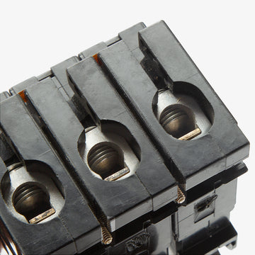 Square D EHB34070 - 70A 3 Pole Molded Case Circuit Breaker - view 4
