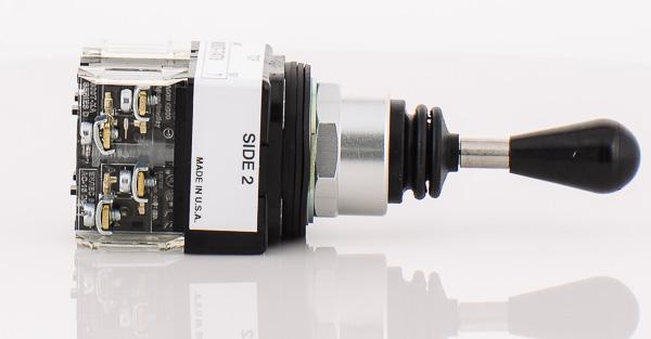 Allen-Bradley 800T-T4T8AAXX Toggle Switch – SuperBreakers