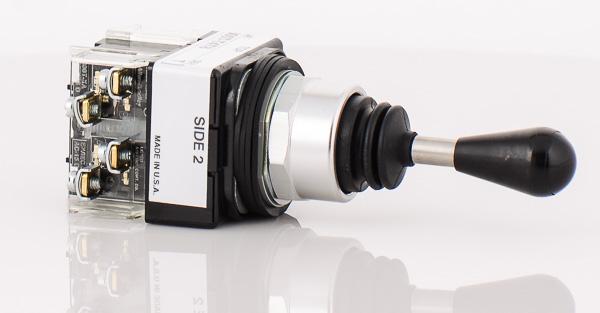 Allen-Bradley 800T-T4T8AAXX Toggle Switch – SuperBreakers