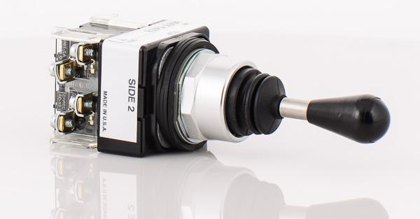 Allen-Bradley 800T-T4T8AAXX Toggle Switch – SuperBreakers