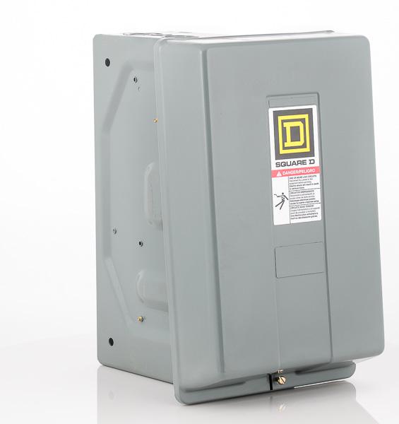 Contacteur D'éclairage Square D 8903L060, Bobine 120V 60Hz - Occasion Avec Petit éclat Sur Le Bloc