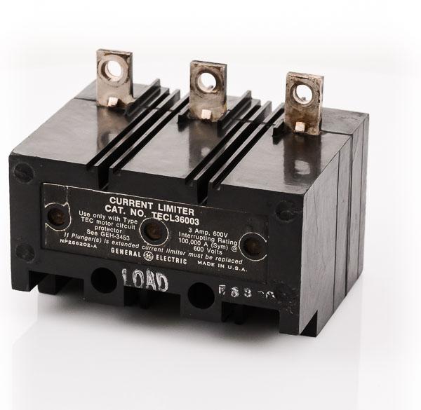 23-24 PUBLIC GENERAL ジェネラル 153 General Electric TECL36003 3 Pole Circuit Breaker