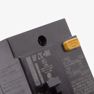 Eaton / Cutler-Hammer GHBGFEP1015 - 15A GFEP Molded Case Circuit Breaker - view 4