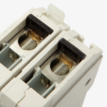 Siemens HGG2B015L - 15A 2 Pole Molded Case Circuit Breaker - view 3