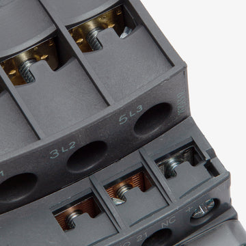 Schneider Electric LC1D32BD Contactor - view 3