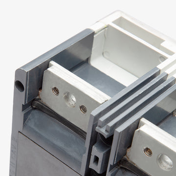 Eaton / Westinghouse LD3400 - 400A 3 Pole Molded Case Circuit Breaker - view 3