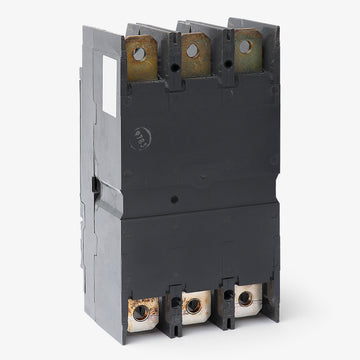 ABB / General Electric SGPA36AT0600 - 600A 3 Pole Molded Case Circuit Breaker - view 2