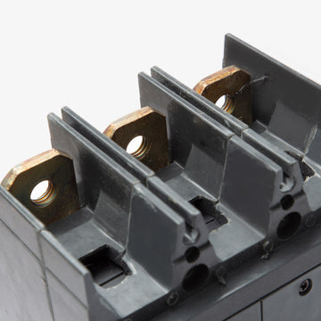 ABB / General Electric SGPA36AT0600 - 600A 3 Pole Molded Case Circuit Breaker - view 4