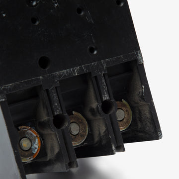 ABB / General Electric TFL236200 - 200A 3 Pole Molded Case Circuit Breaker - view 5