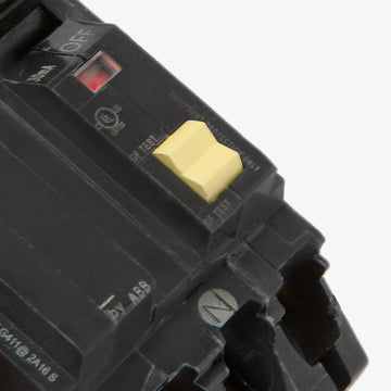 ABB / General Electric THQL2115GFEP - 15A GFEP Molded Case Circuit Breaker - view 3
