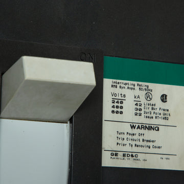General Electric TKM836F000 3 Pole Circuit Breaker - view 3